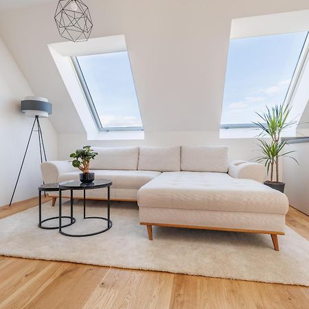 Symphony Apartments 38 - Modern Loft With Terrace And Grill In Central Location Wien Exterior foto