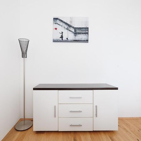 Symphony Apartments 38 - Modern Loft With Terrace And Grill In Central Location Wien Exterior foto