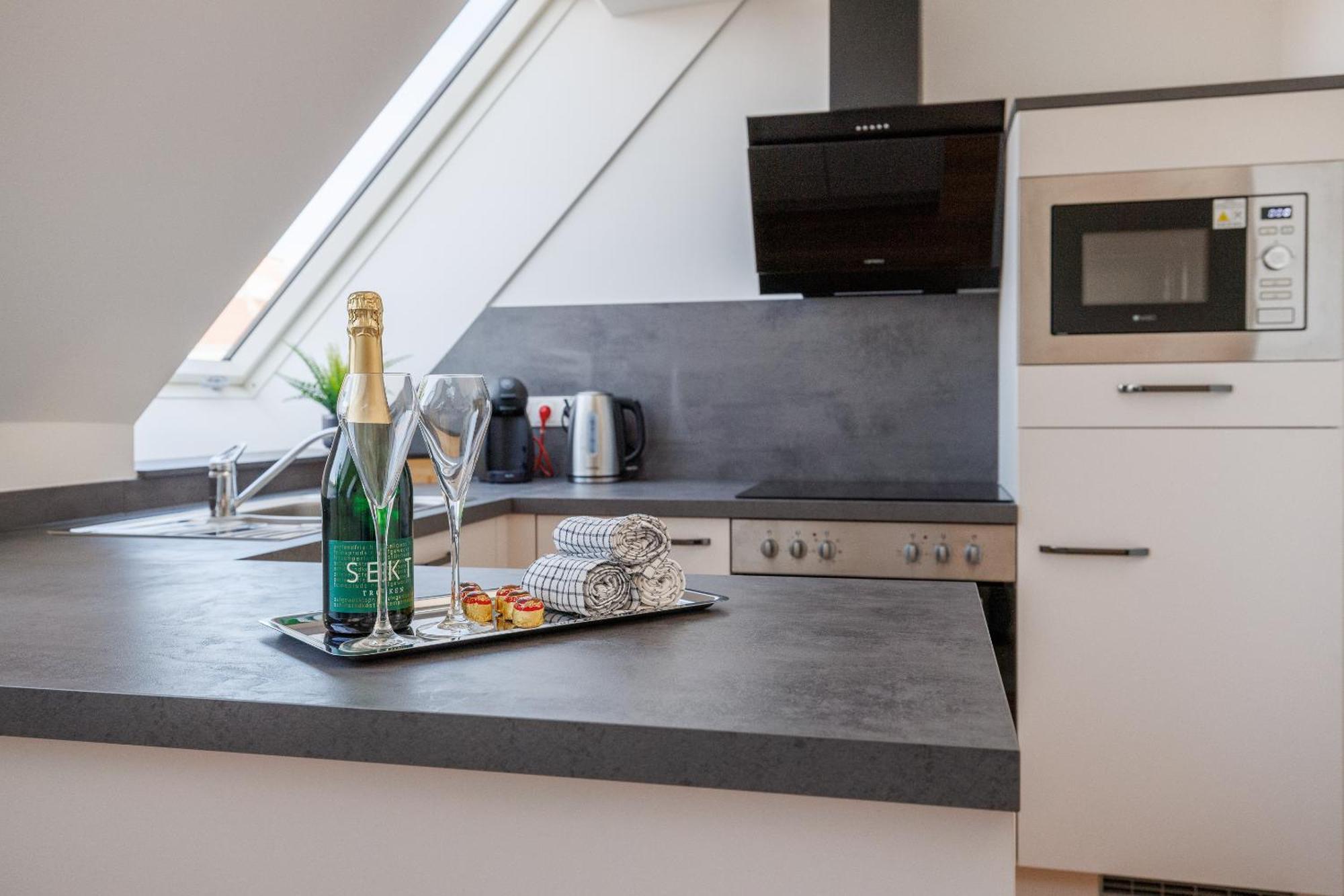 Symphony Apartments 38 - Modern Loft With Terrace And Grill In Central Location Wien Exterior foto